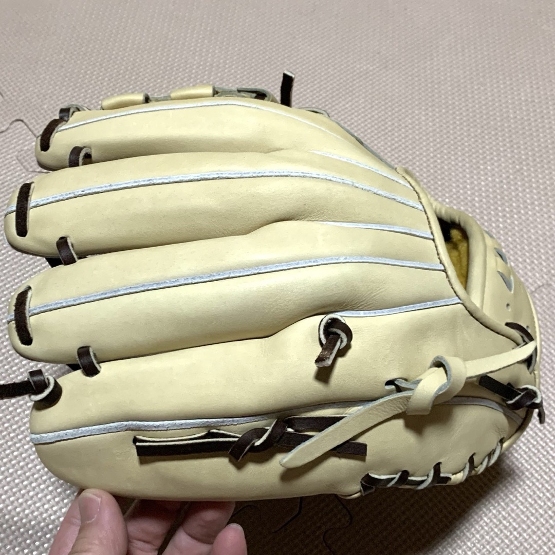 Mizuno Pro(ミズノプロ)の新品　ミズノプロ限定品　一般硬式内野手用グラブ　グローブ　ブロンド スポーツ/アウトドアの野球(グローブ)の商品写真