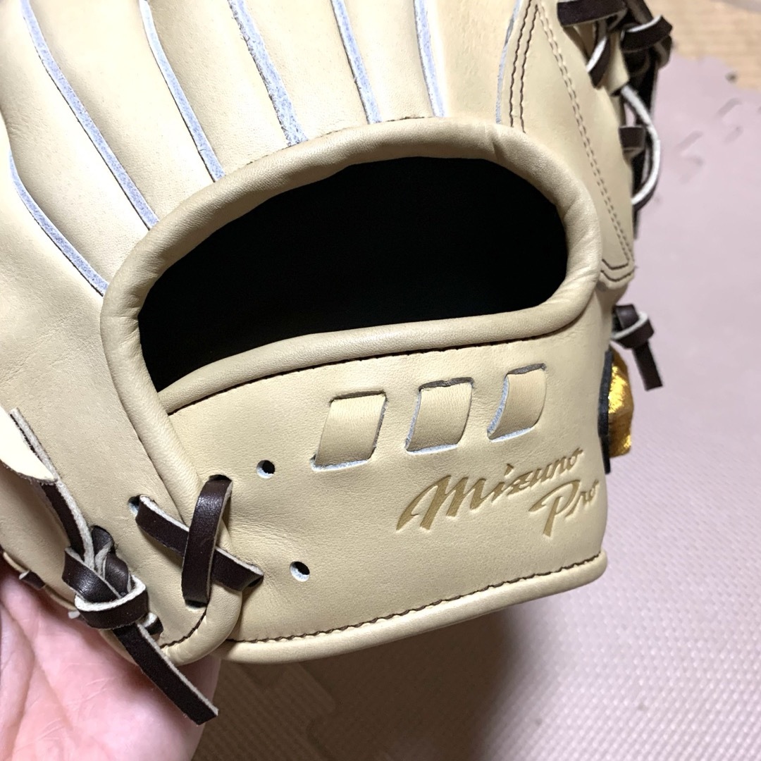 Mizuno Pro(ミズノプロ)の新品　ミズノプロ限定品　一般硬式内野手用グラブ　グローブ　ブロンド スポーツ/アウトドアの野球(グローブ)の商品写真