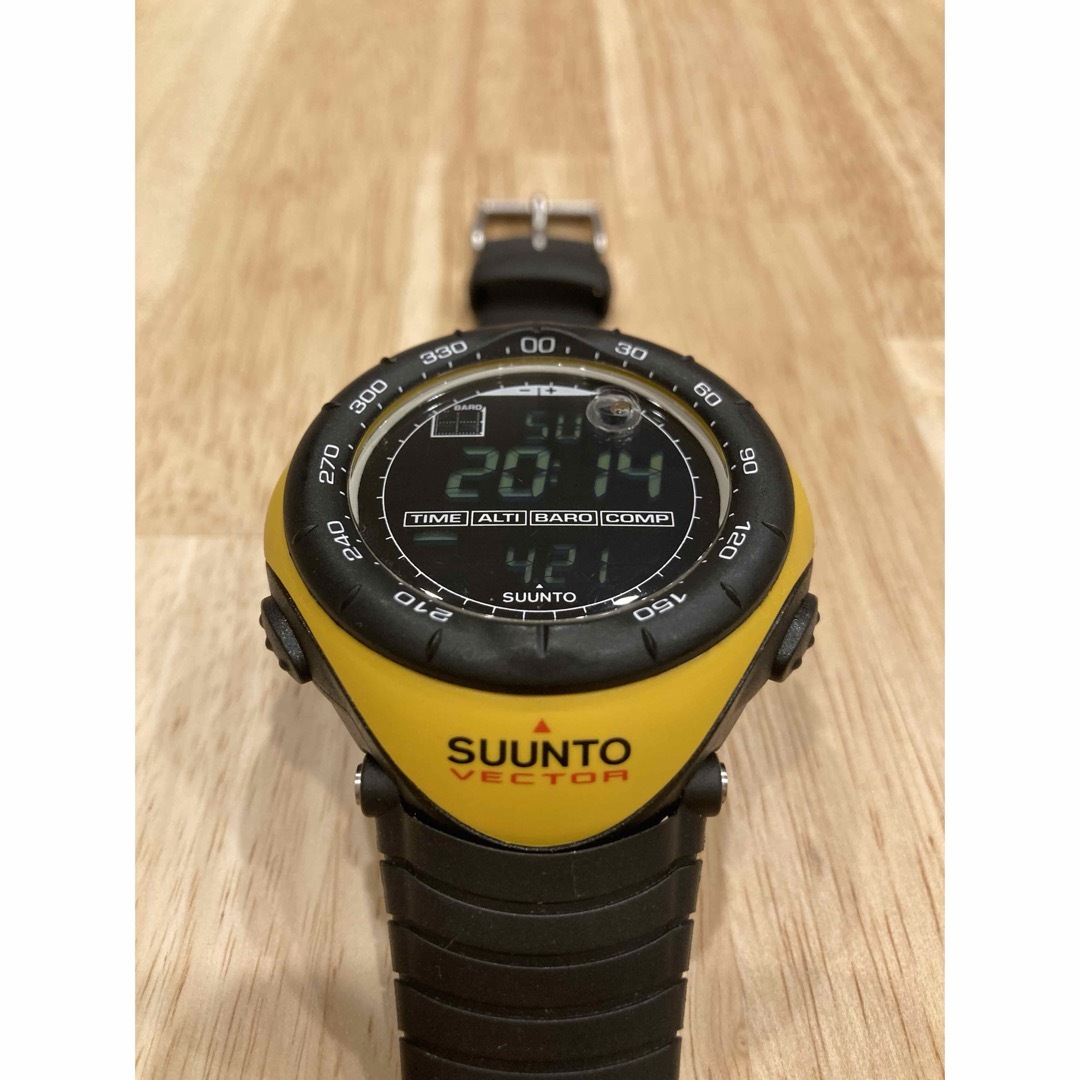 SUUNTO(スント)のSUUNTO VECTOR イエロー スント ベクターコア レガッタ 腕時計 メンズの時計(腕時計(デジタル))の商品写真