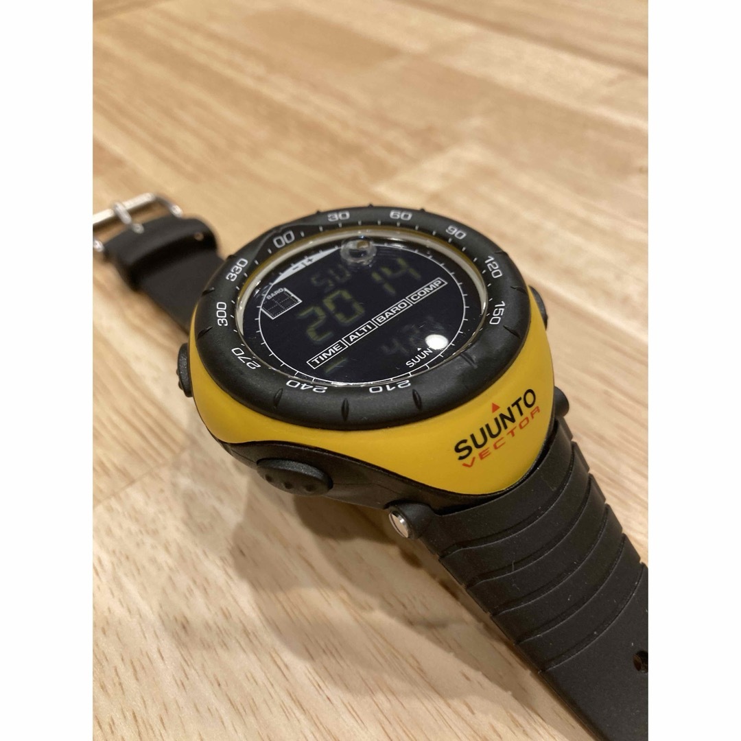 SUUNTO(スント)のSUUNTO VECTOR イエロー スント ベクターコア レガッタ 腕時計 メンズの時計(腕時計(デジタル))の商品写真