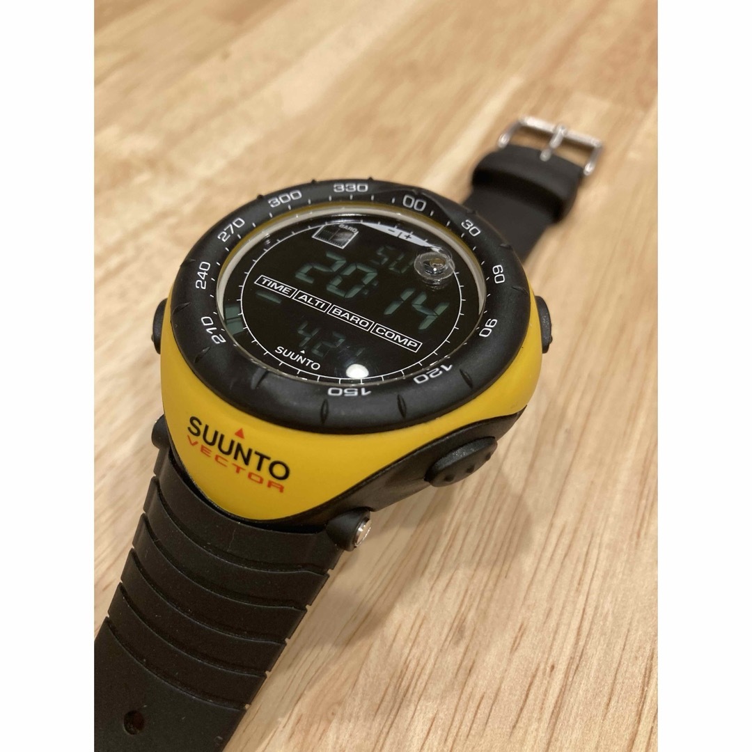 SUUNTO(スント)のSUUNTO VECTOR イエロー スント ベクターコア レガッタ 腕時計 メンズの時計(腕時計(デジタル))の商品写真