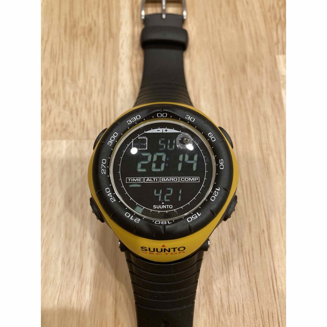 SUUNTO(スント)のSUUNTO VECTOR イエロー スント ベクターコア レガッタ 腕時計 メンズの時計(腕時計(デジタル))の商品写真