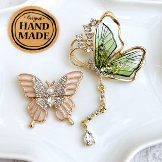 ブローチ　コサージュ　アクセサリー　レジン　ハンドメイド　蝶々　チョウチョ　お花(ブローチ/コサージュ)