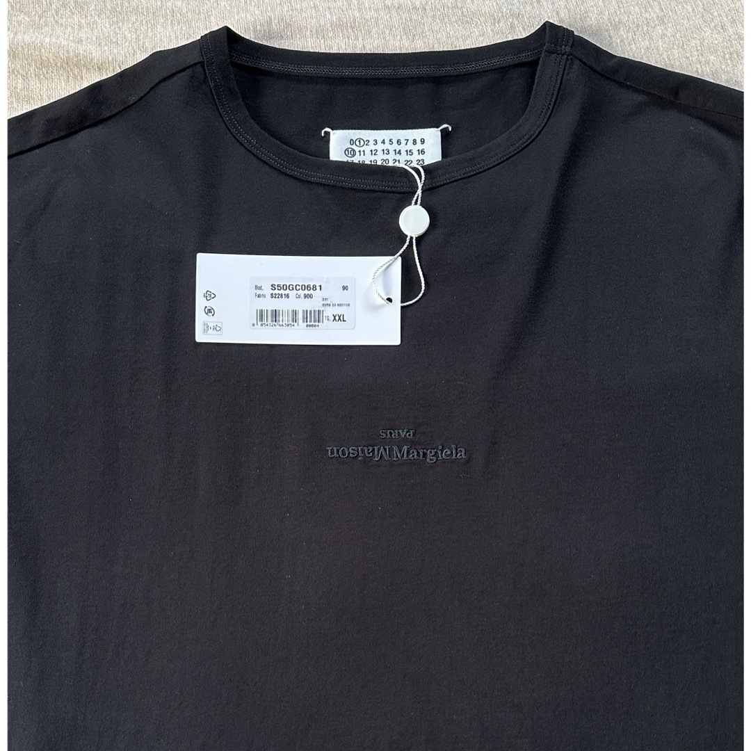 Maison Martin Margiela(マルタンマルジェラ)の黒XXL新品 メゾン マルジェラ メンズ リバースロゴ Tシャツ オールブラック メンズのトップス(Tシャツ/カットソー(半袖/袖なし))の商品写真