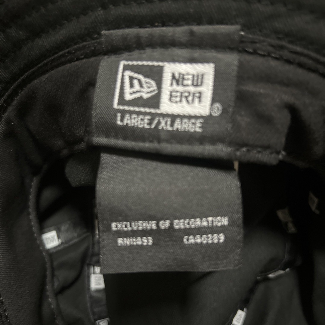 NEW ERA(ニューエラー)の新品未使用　NEW ERA  バケットハット　黒 メンズの帽子(ハット)の商品写真