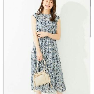 anySiS - 美品　anysis  洗える　フルールプリントフレンチスリーブ　ワンピース　M