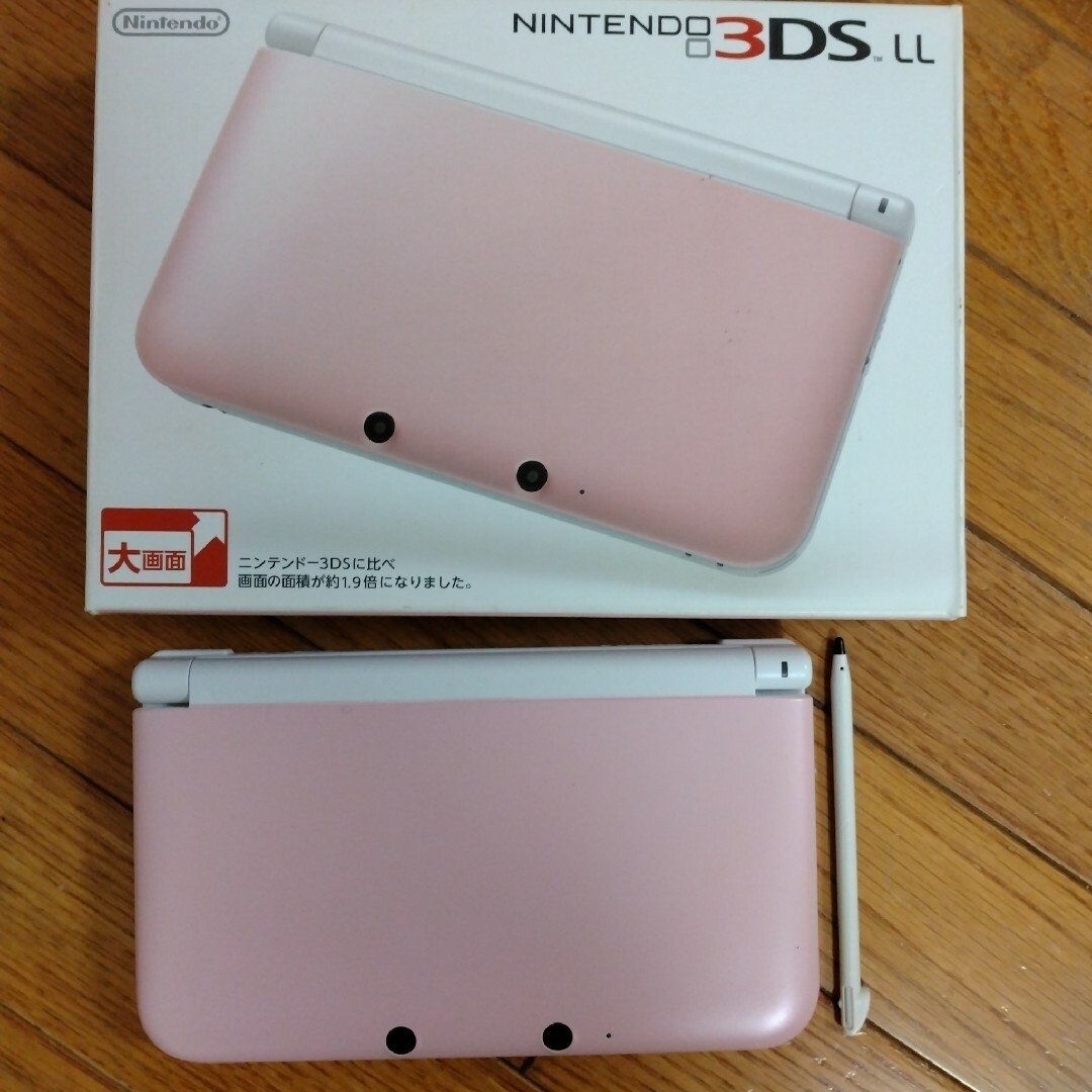 任天堂(ニンテンドウ)のニンテンドー 3DS LL ピンク×ホワイト & ACアダプタ & SIGNAL エンタメ/ホビーのゲームソフト/ゲーム機本体(携帯用ゲーム機本体)の商品写真