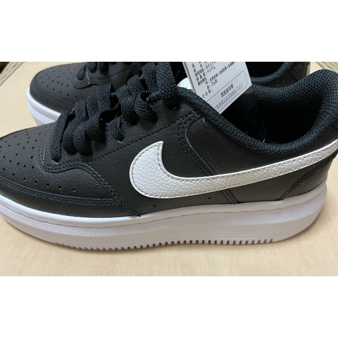 NIKE(ナイキ)のNIKEコート ビジョン アルタ ウィメンズ シューズ　23.5cm レディースの靴/シューズ(スニーカー)の商品写真