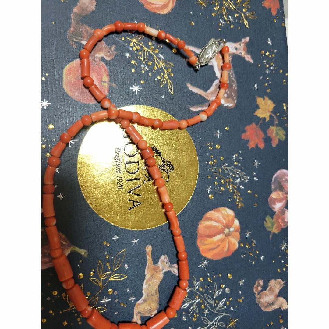 珊瑚のネックレス レディースのアクセサリー(ネックレス)の商品写真