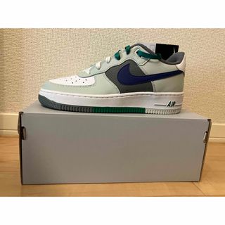 ナイキ(NIKE)の新品 24cm エアフォース 1 LV8 1 GS ライトシルバー (スニーカー)