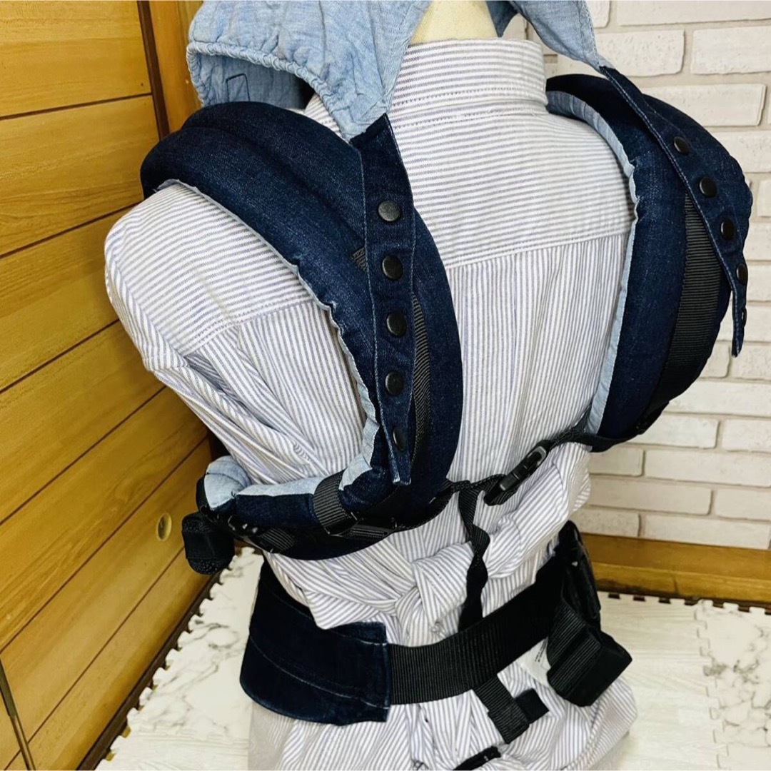 BABYBJORN(ベビービョルン)の使用3ヶ月 美品 エルゴベビー Lee 抱っこ紐 送料込み キッズ/ベビー/マタニティの外出/移動用品(抱っこひも/おんぶひも)の商品写真