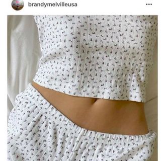 新品 brandy melville 小花柄 ショートパンツ zara ザラ