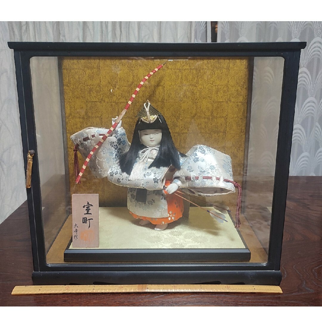日本人形　ガラスケース入り　高さ43cm×幅46.5cm×奥行き30cm ハンドメイドのぬいぐるみ/人形(人形)の商品写真
