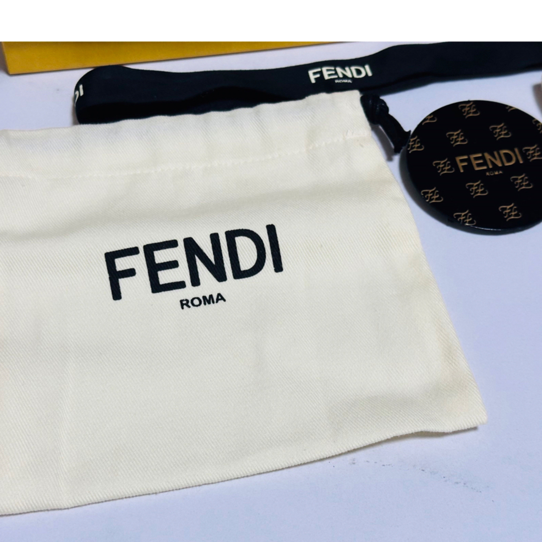 FENDI(フェンディ)のFENDI 空箱・リボン・クリップ・巾着袋 レディースのバッグ(ショップ袋)の商品写真