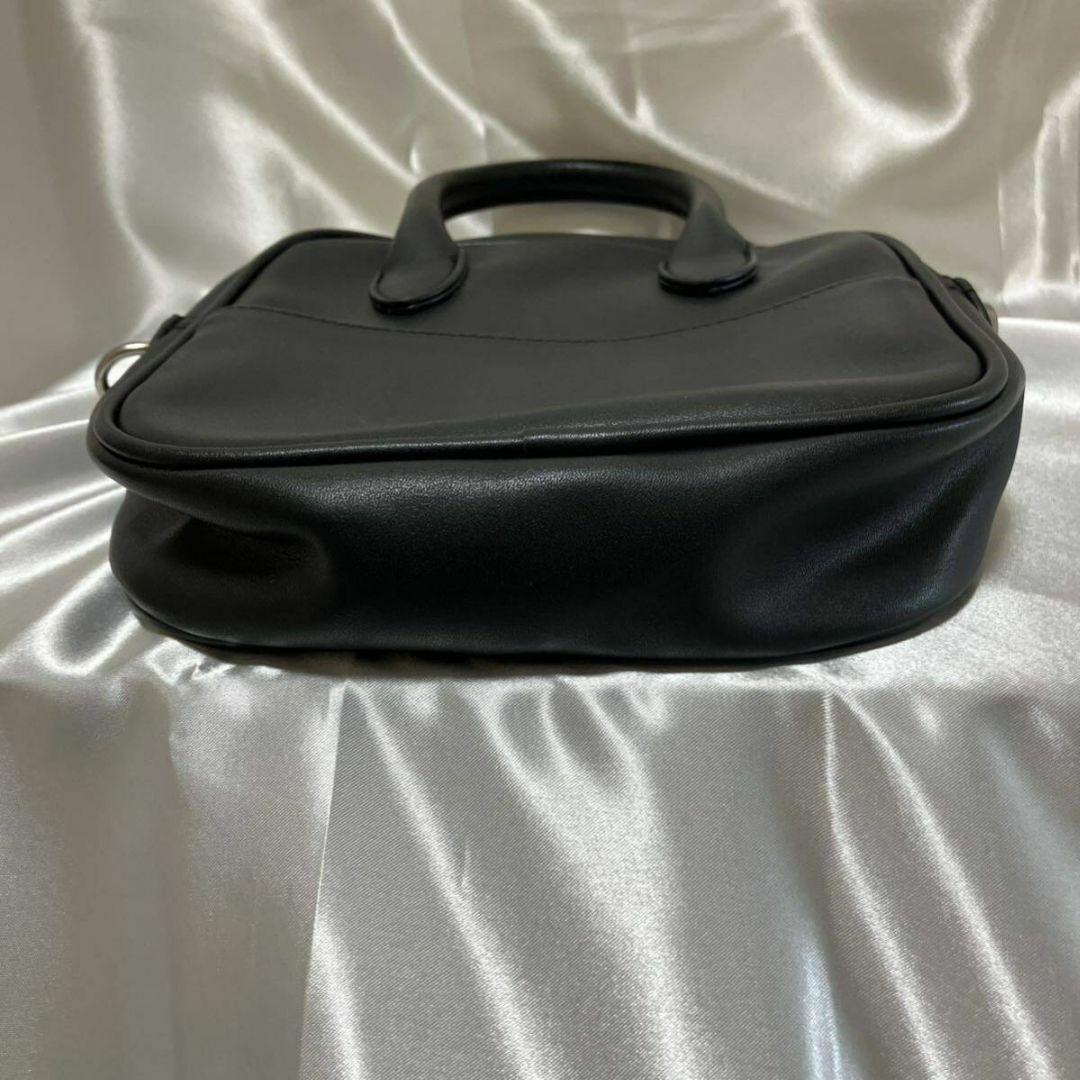 BONLECiLL ボンルシール フェイクレザーコンパクトハンドバッグ 未使用品 レディースのバッグ(ハンドバッグ)の商品写真
