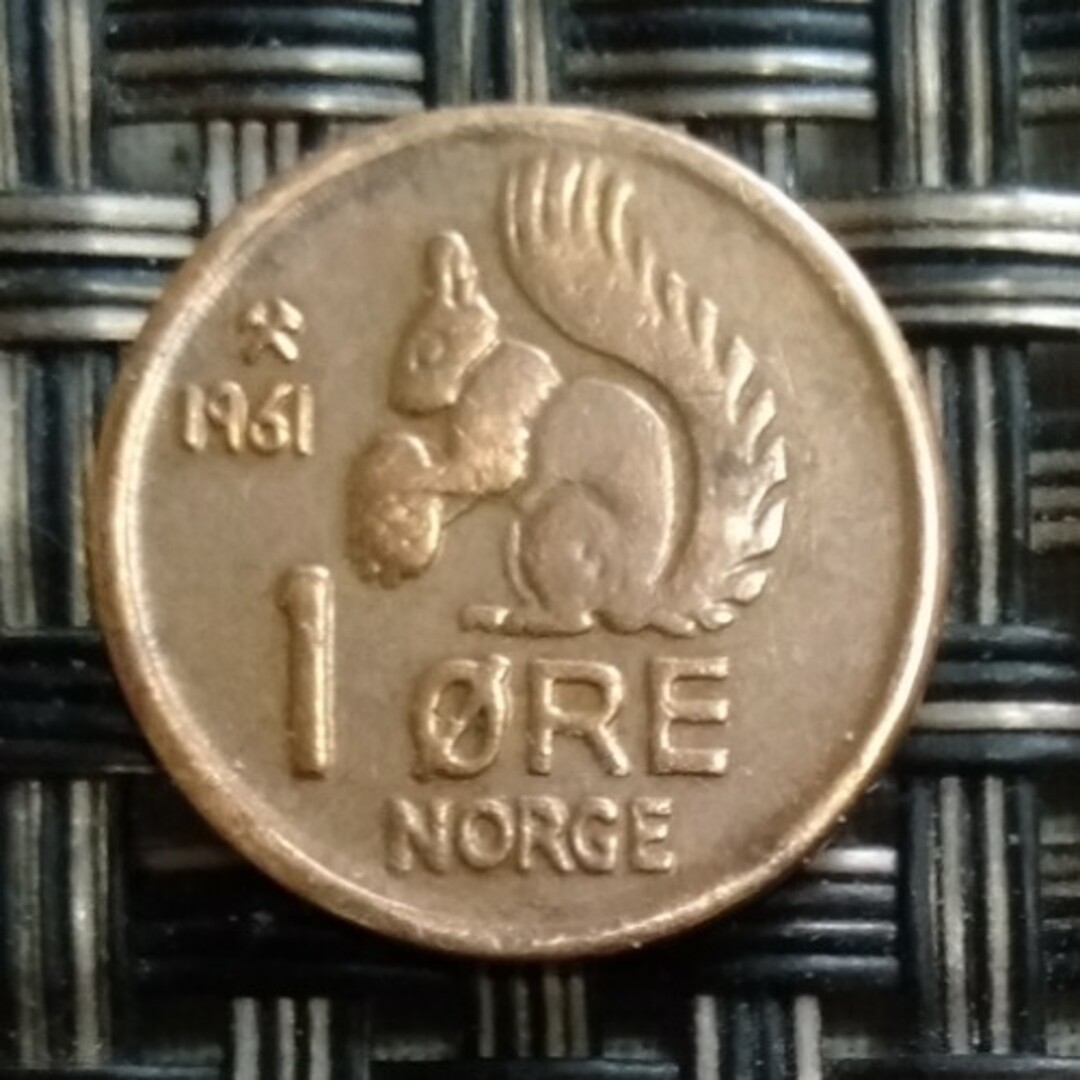 小さくて可愛いアンティークコイン　1961年 エンタメ/ホビーの美術品/アンティーク(貨幣)の商品写真