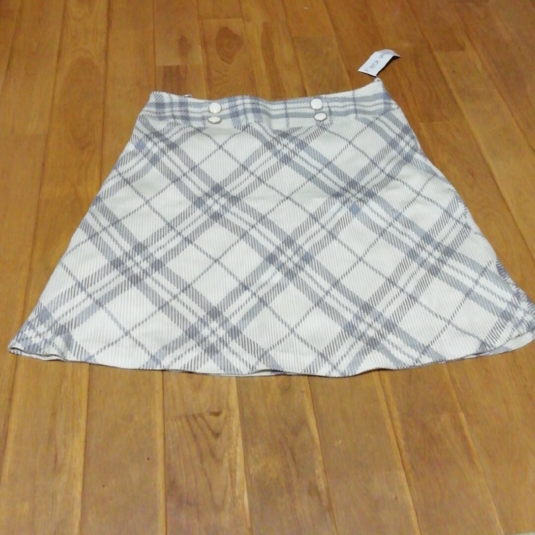 (未使用品)　スカート  大きいサイズ レディースのスカート(ひざ丈スカート)の商品写真