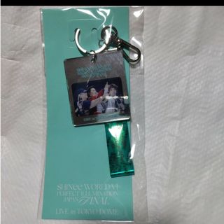 シャイニー(SHINee)のSHINee 銀テープ風キーホルダー(アイドルグッズ)