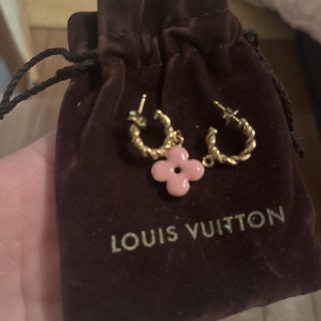 LOUIS VUITTON(ルイヴィトン)のピアス レディースのアクセサリー(ピアス)の商品写真