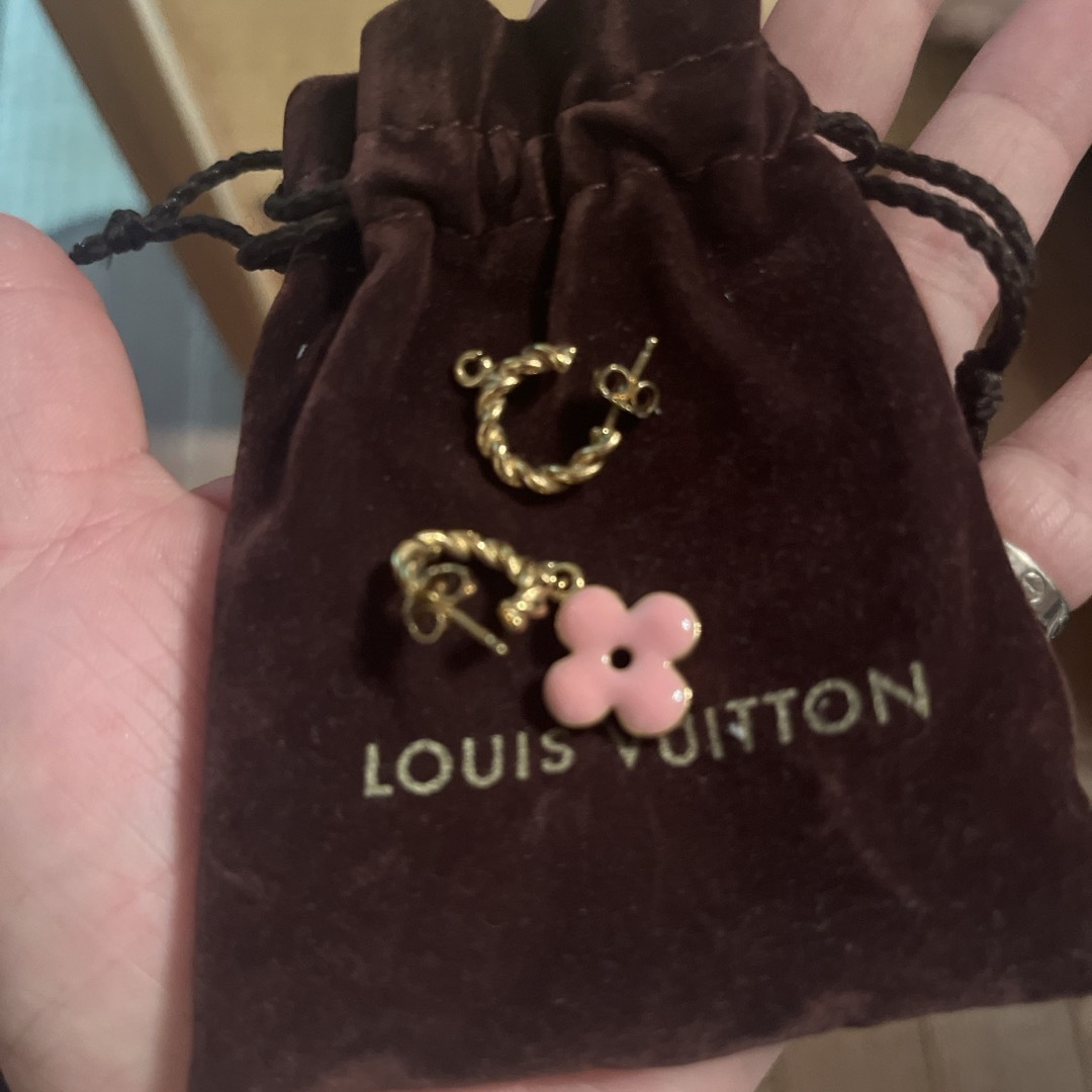 LOUIS VUITTON(ルイヴィトン)のピアス レディースのアクセサリー(ピアス)の商品写真