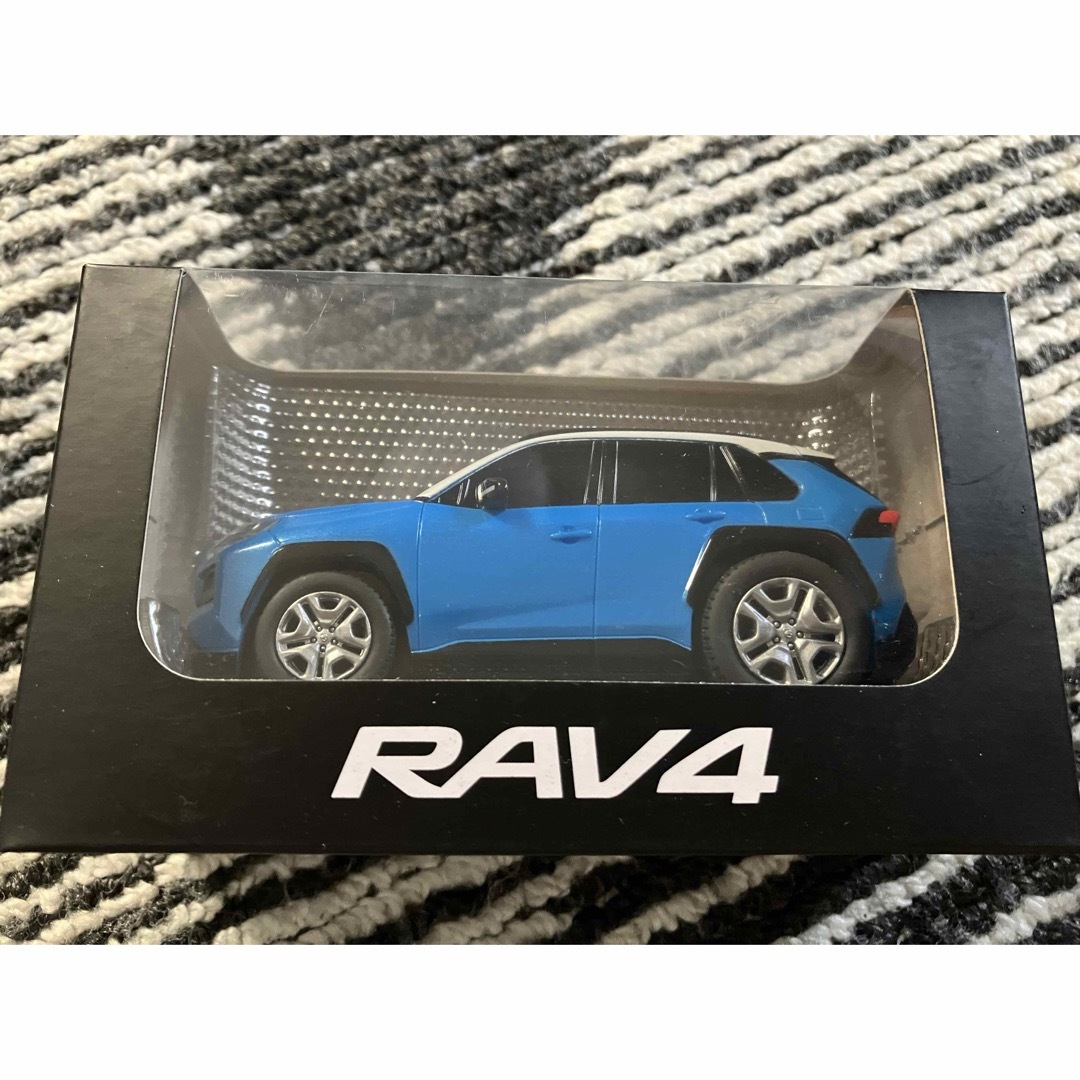 TOYOTA トヨタ　プルバックカー　RAV4 ブルー　青 エンタメ/ホビーのおもちゃ/ぬいぐるみ(ミニカー)の商品写真