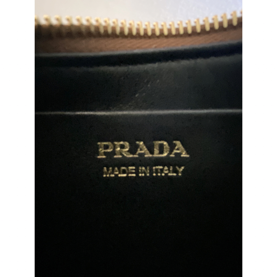 PRADA(プラダ)のPRADA プラダ アーケ レザー ショルダーバッグ　ハンドバッグ  レディースのバッグ(ショルダーバッグ)の商品写真