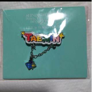 シャイニー(SHINee)のSHINee チェーン付 ピンバッジ(アイドルグッズ)