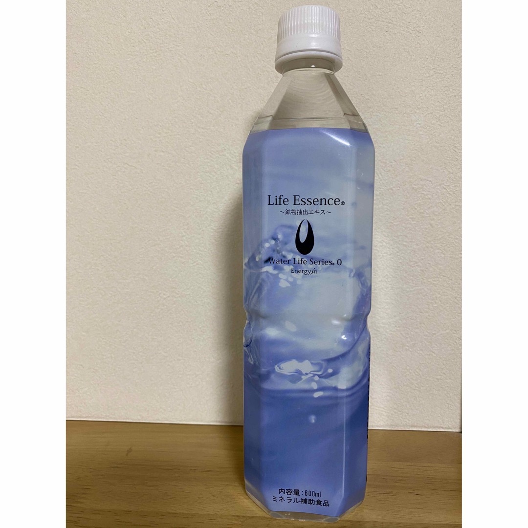 エコウォーター　ライフエッセンス　600ml 新品未開封 食品/飲料/酒の飲料(ミネラルウォーター)の商品写真