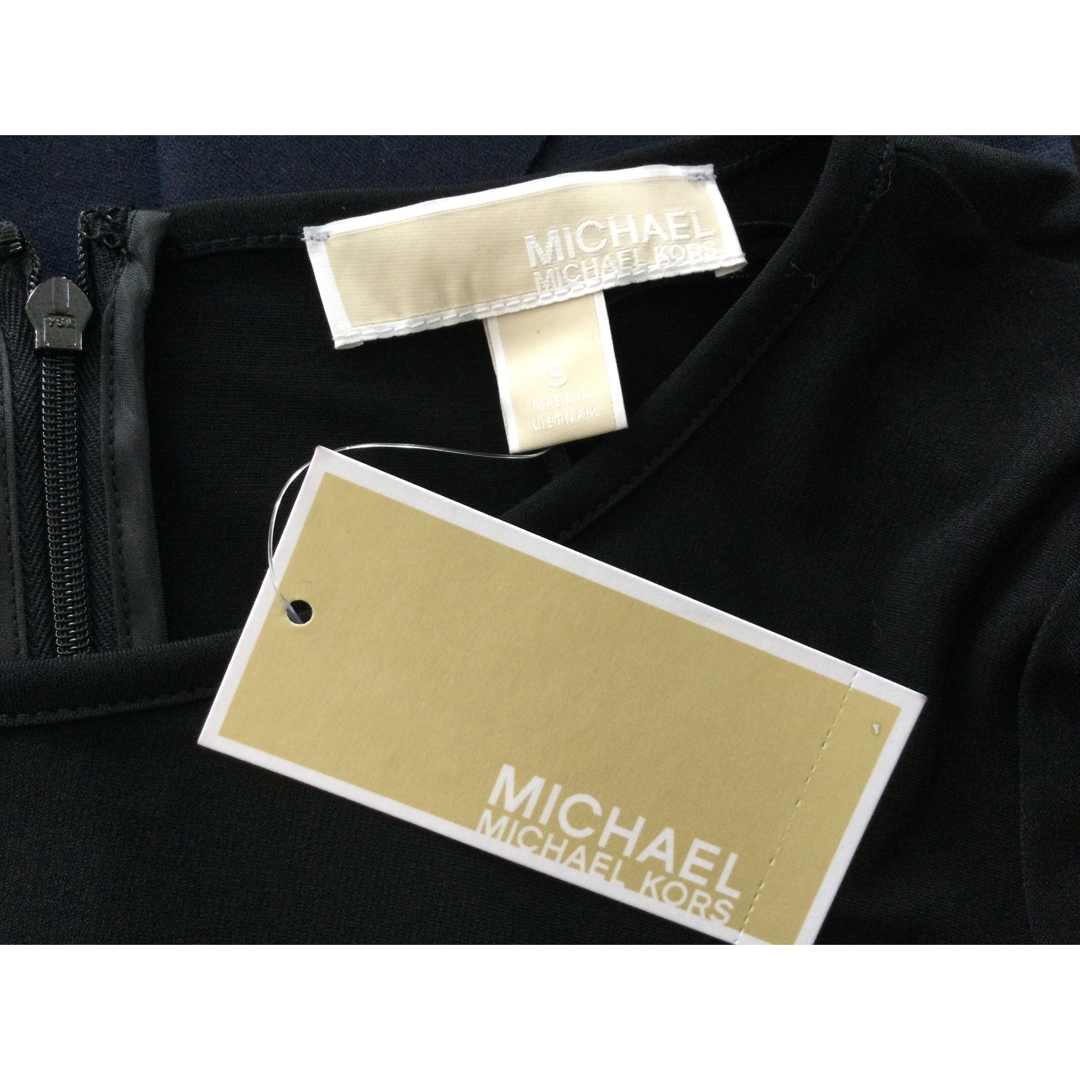 Michael Kors(マイケルコース)の新品タグ付き♡マイケルコース　ドレープワンピース　ブラック　黒　* レディースのワンピース(ひざ丈ワンピース)の商品写真