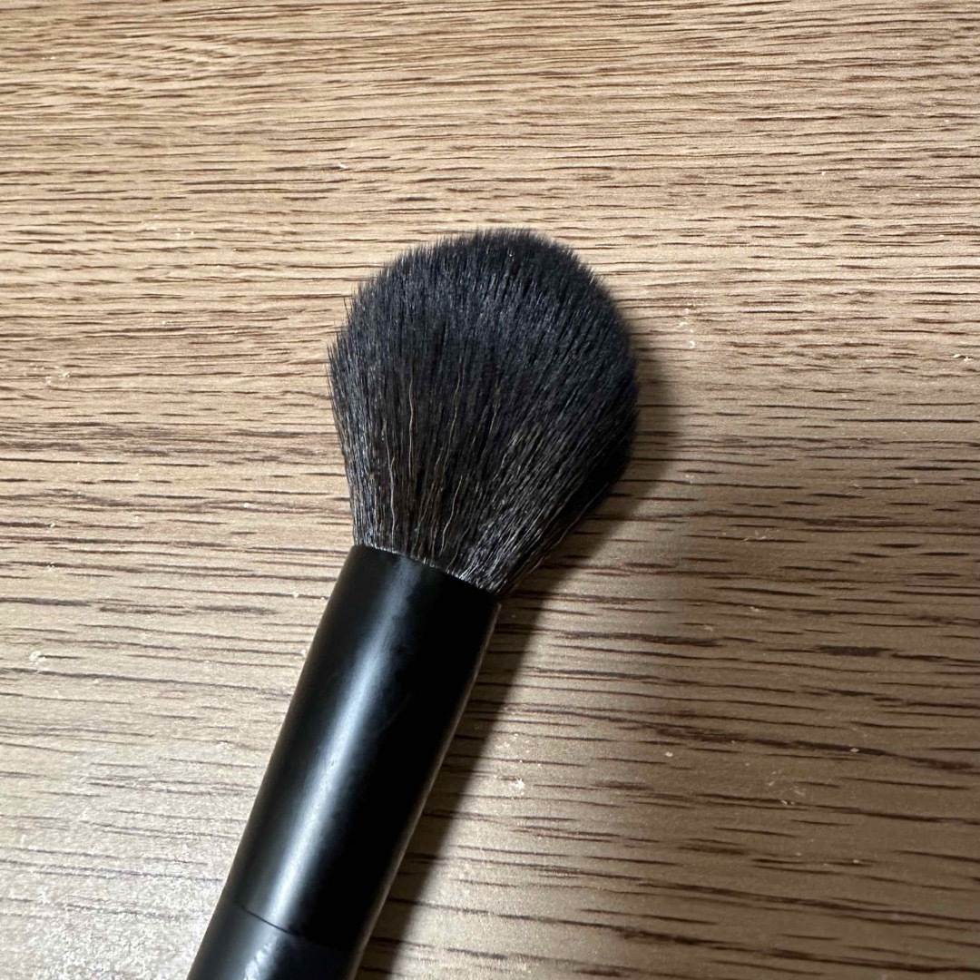 NARS(ナーズ)のナーズ フェイスパウダーブラシ メイクブラシ コスメ/美容のメイク道具/ケアグッズ(チーク/フェイスブラシ)の商品写真