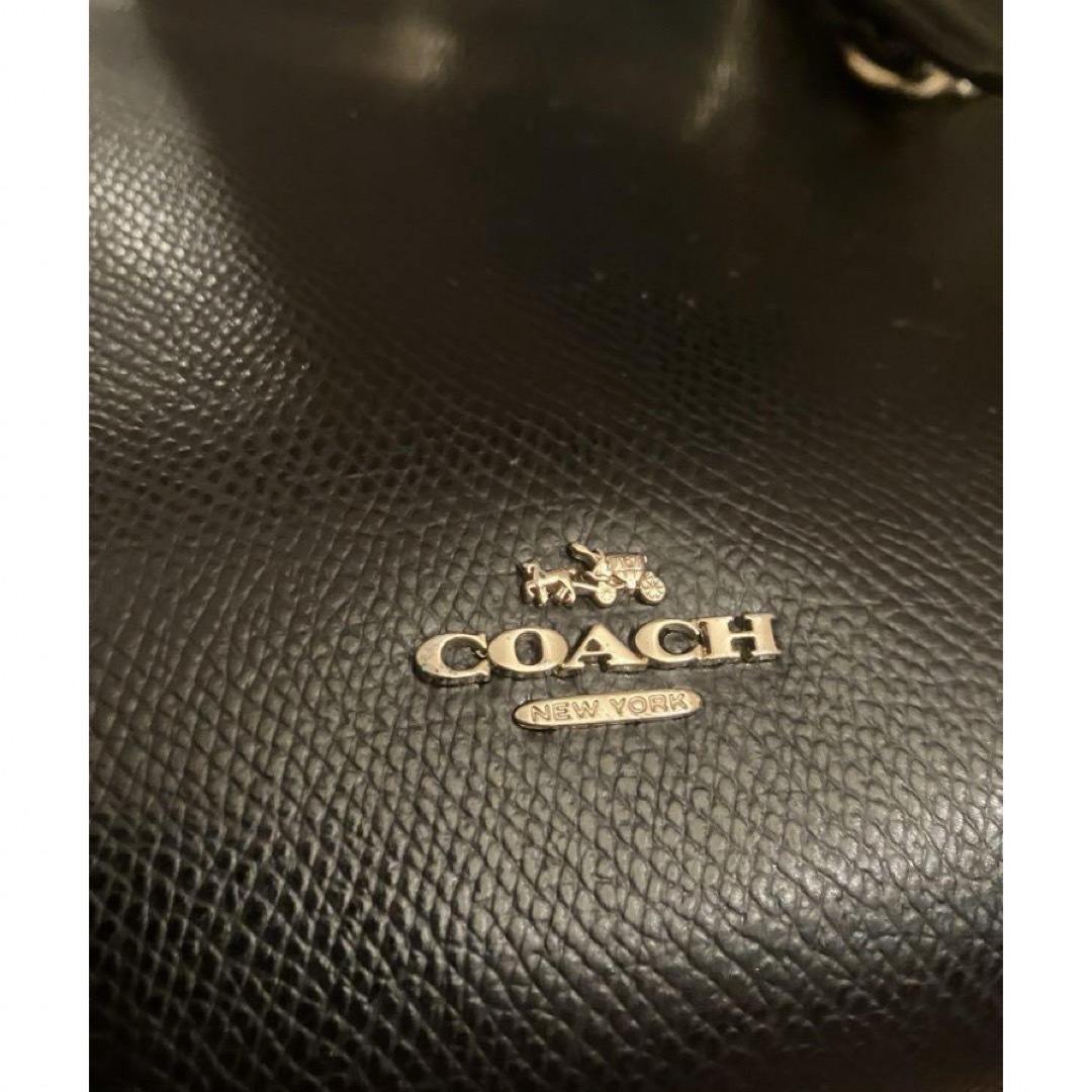 COACH(コーチ)の美品　COACH  レザー　クロスボディ2wayバッグ ブラック　コーチ レディースのバッグ(トートバッグ)の商品写真