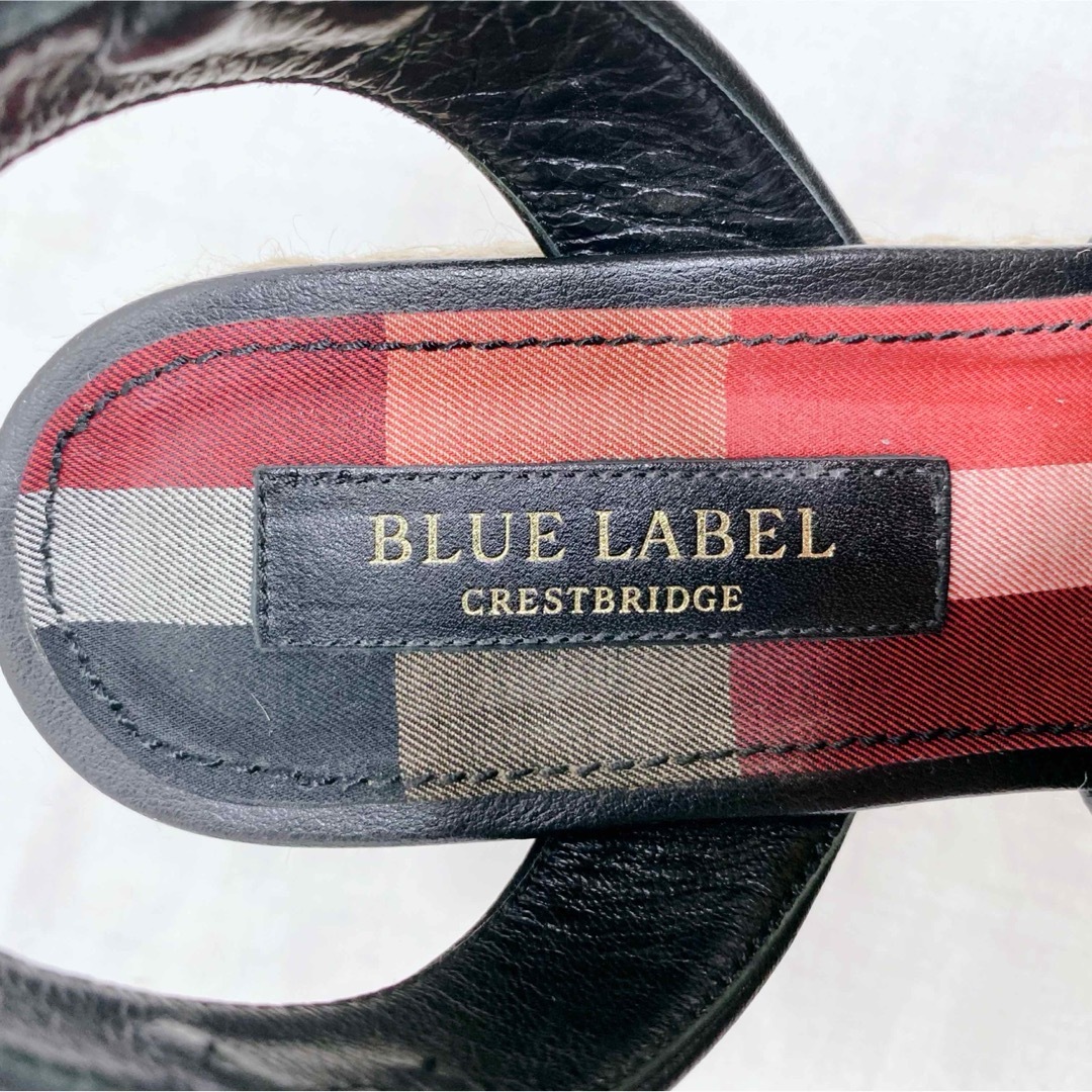 BLUE LABEL CRESTBRIDGE(ブルーレーベルクレストブリッジ)の美品✨ ブルーレーベルクレストブリッジ　レザー　黒　ウェッジソールサンダル　24 レディースの靴/シューズ(サンダル)の商品写真