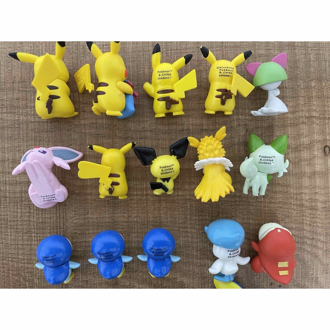 ポケモン(ポケモン)のびっくらたまご　びっくらたまごDX  ポケモン　おもちゃ　21個セット エンタメ/ホビーのおもちゃ/ぬいぐるみ(キャラクターグッズ)の商品写真