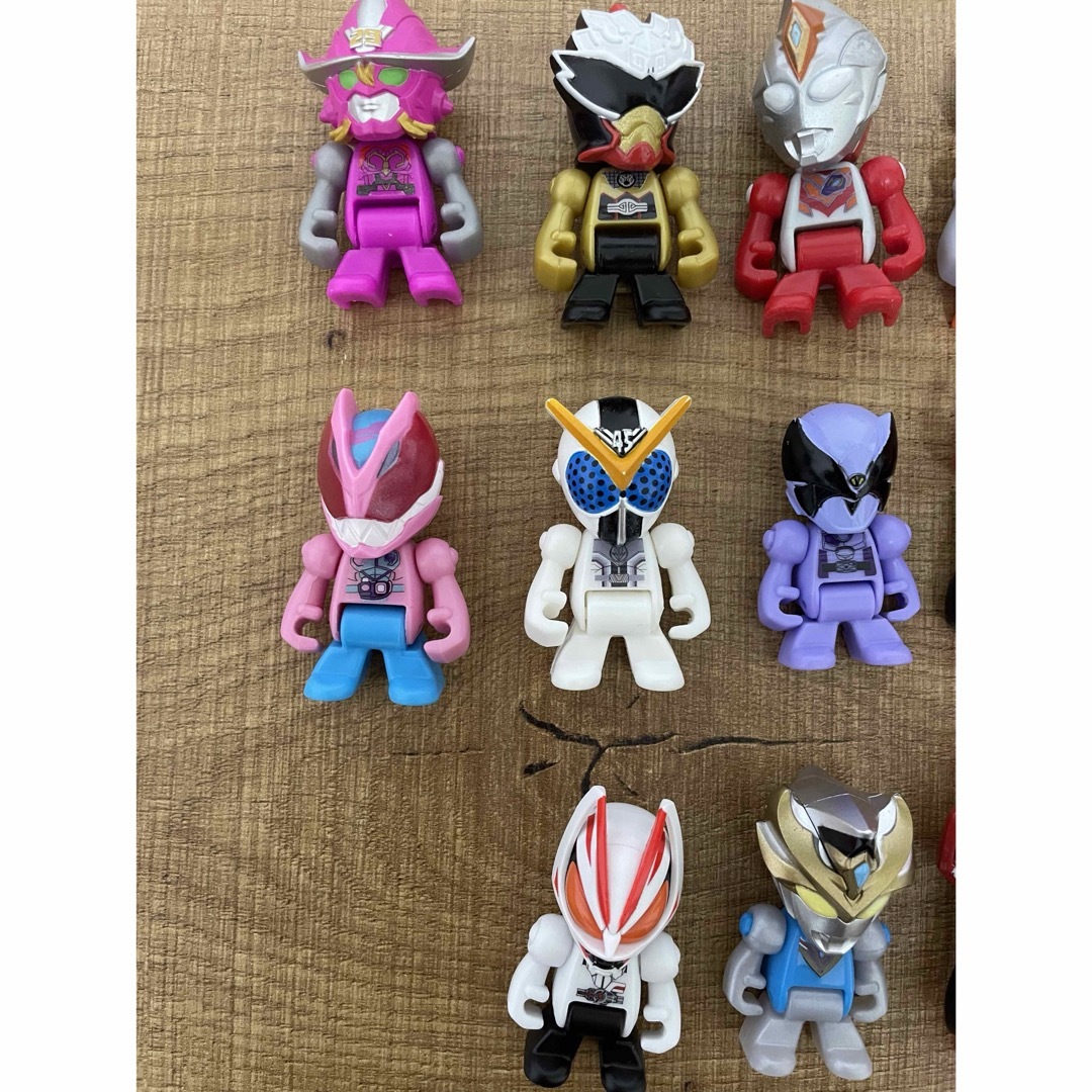 びっくらたまご　バスボール　仮面ライダー　17体セット エンタメ/ホビーのおもちゃ/ぬいぐるみ(キャラクターグッズ)の商品写真