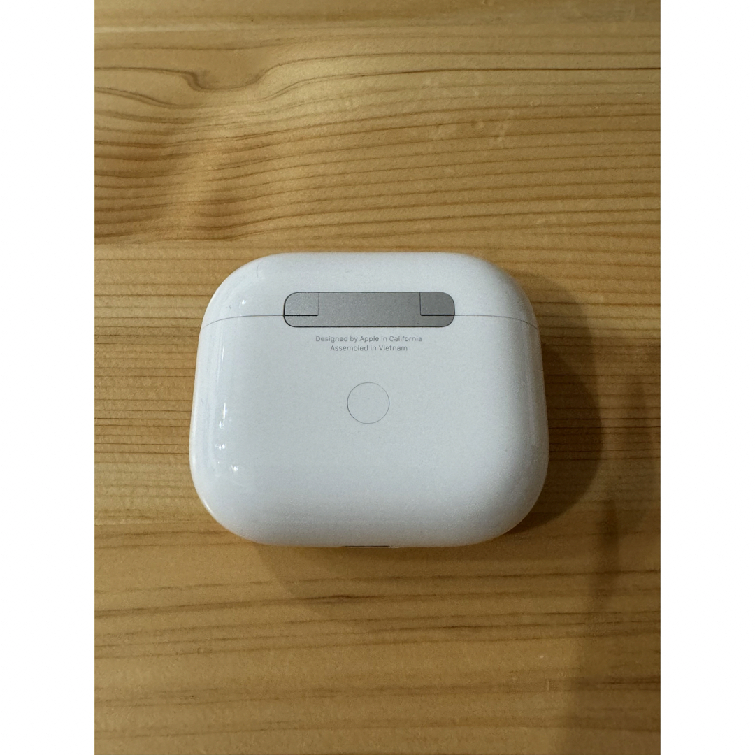 Apple(アップル)のAirPods 第3世代 MME73J/A スマホ/家電/カメラのオーディオ機器(ヘッドフォン/イヤフォン)の商品写真