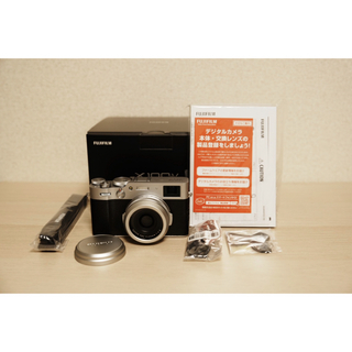 フジフイルム(富士フイルム)のFUJIFILM X100V シルバー(コンパクトデジタルカメラ)