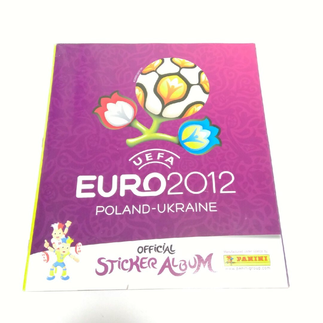 UEFA EURO2012 公式ステッカーアルバム　サッカー　匿名配送　レア エンタメ/ホビーのタレントグッズ(スポーツ選手)の商品写真