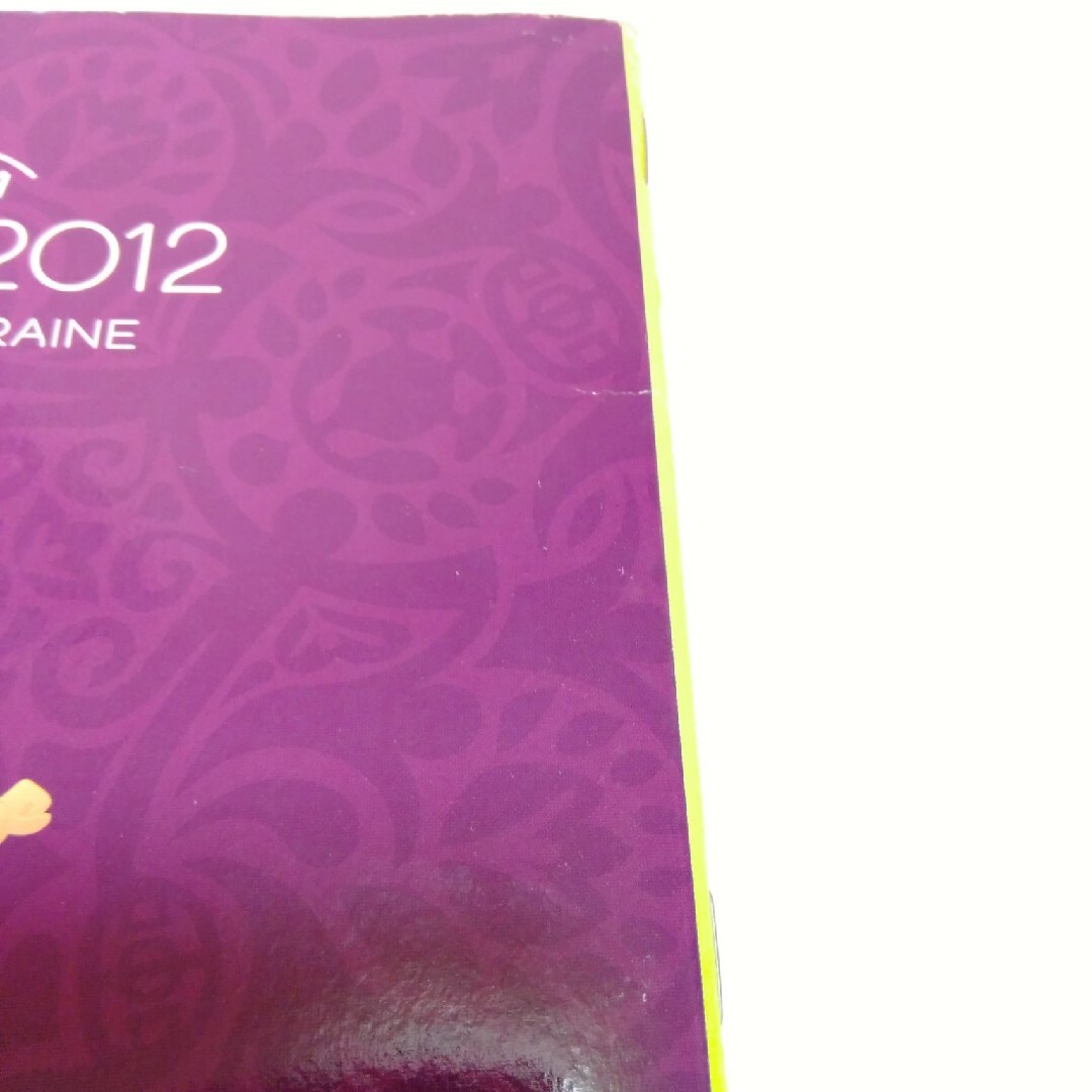 UEFA EURO2012 公式ステッカーアルバム　サッカー　匿名配送　レア エンタメ/ホビーのタレントグッズ(スポーツ選手)の商品写真