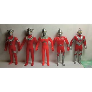 バンダイ(BANDAI)のウルトラマンシリーズ5体バンダイソフビ人形(特撮)