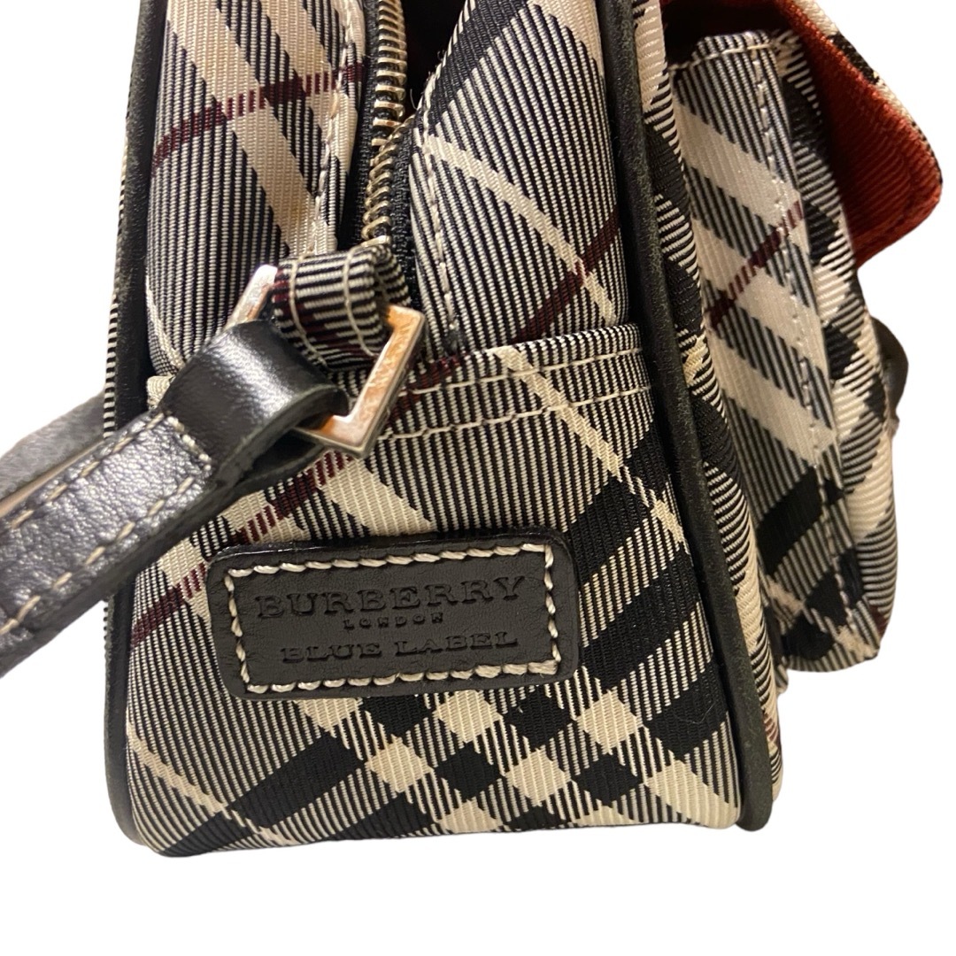 BURBERRY BLUE LABEL(バーバリーブルーレーベル)のべべ様　★ Burberry ★  ナイロン　ショルダーバッグ　ノバチェック レディースのバッグ(ショルダーバッグ)の商品写真