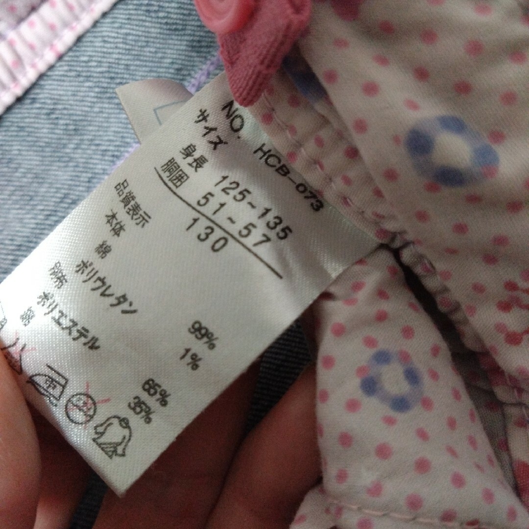 女の子　デニムパンツ（130） キッズ/ベビー/マタニティのキッズ服女の子用(90cm~)(パンツ/スパッツ)の商品写真