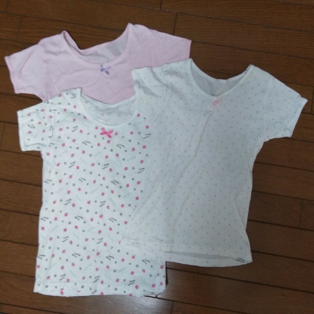 キッズ半袖インナー　130　3枚組 キッズ/ベビー/マタニティのキッズ服女の子用(90cm~)(下着)の商品写真