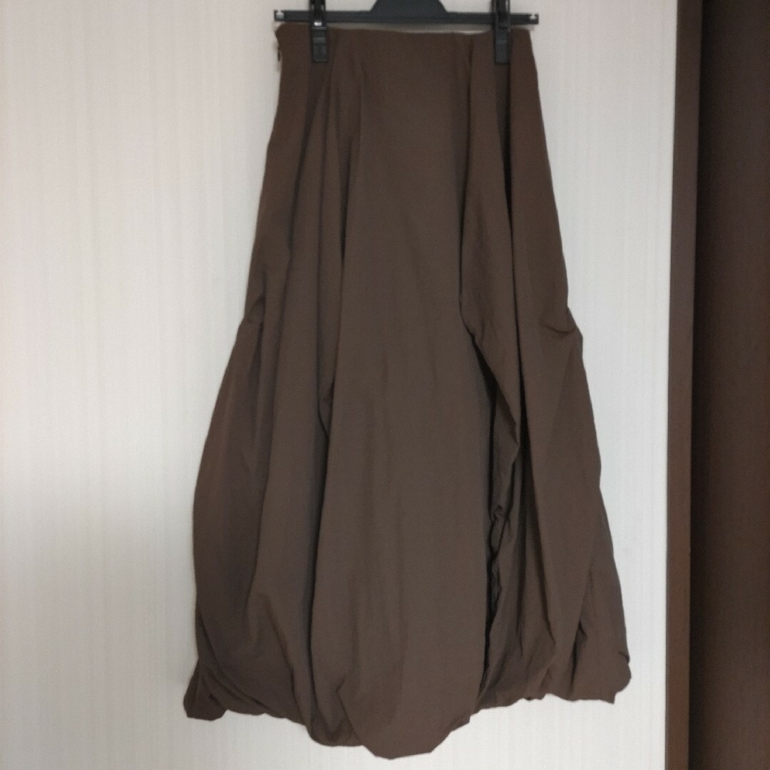emmi atelier(エミアトリエ)のemmi atelier 撥水バルーンスカート ブラウン系 レディースのスカート(ロングスカート)の商品写真