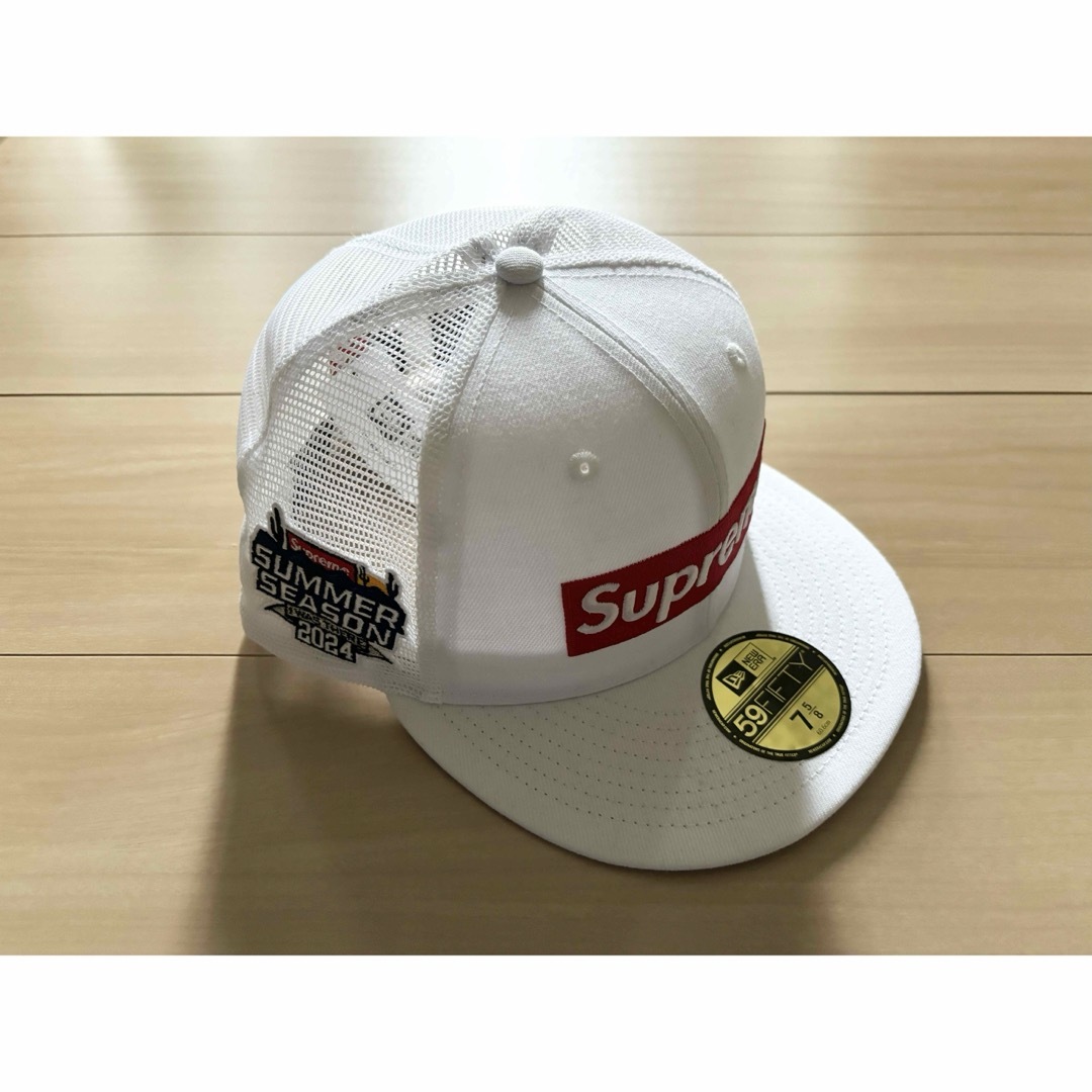 Supreme(シュプリーム)のBox Logo Mesh Back New Era　白5/8 メンズの帽子(キャップ)の商品写真