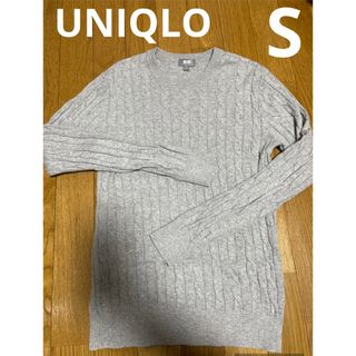 ユニクロ(UNIQLO)のユニクロ　セーター　春ニット　ライトグレー　S クルーネック　長袖　春秋　メンズ(ニット/セーター)