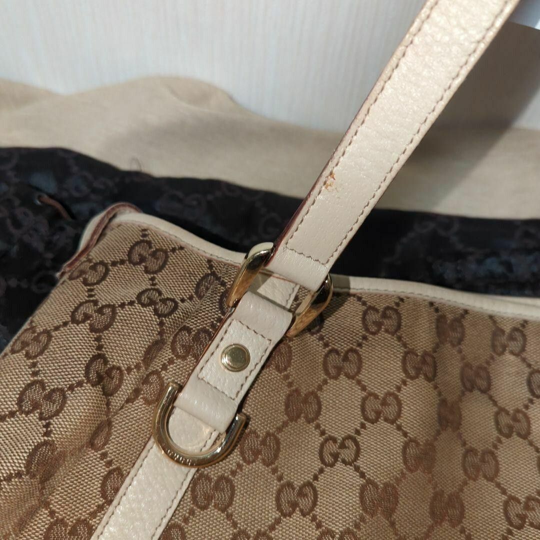 Gucci(グッチ)のグッチ　ショルダーバッグ　GG キャンバス　レザー　ブラウン　ホワイト レディースのバッグ(ショルダーバッグ)の商品写真