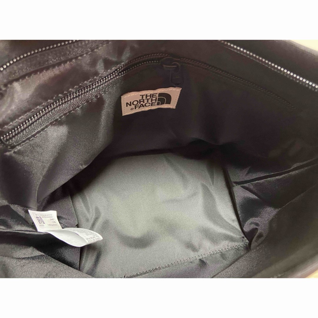 ★新作★ノースフェイス【ブラック】CROSS BAG ショルダーバッグ レディースのバッグ(ショルダーバッグ)の商品写真