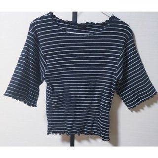 ダブルクローゼット(w closet)の美品☆Wcloset☆ボーダー柄メローフリル五分袖リブニットトップス☆黒×白(カットソー(半袖/袖なし))