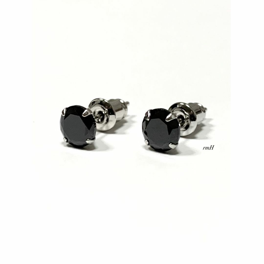 【シルバー925&ジルコニア 6mm ブラック ピアス 2個】 メンズのアクセサリー(ピアス(両耳用))の商品写真