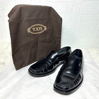 トッズ(TOD'S)の美品★トッズ　ローファー　ドライビングシューズ　ブラック　9(ブーツ)